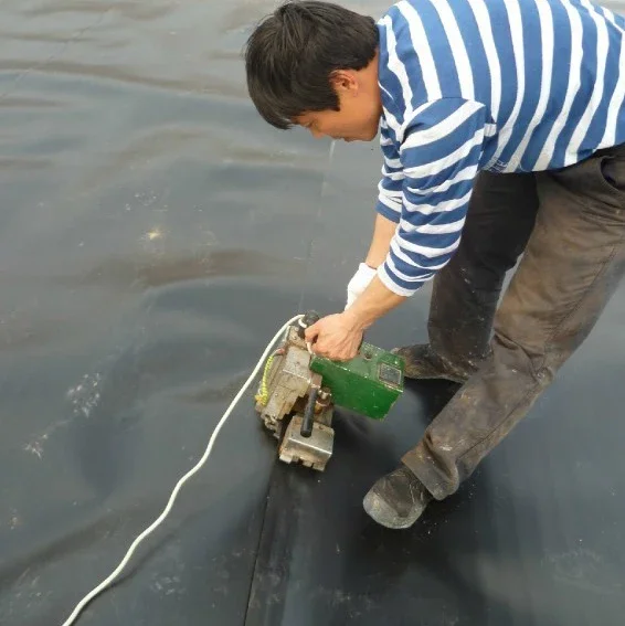 Пластиковый сварочный аппарат GW900 геомембрана из полиэтилена высокой плотности