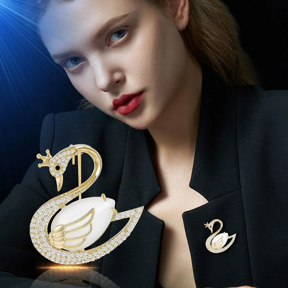 

Charming Crystal Swan Brooch Fashion Jewelry Rhinestone Animal Brooch For Women and Girls Cubic Zirconia Bird Brooch Decorate