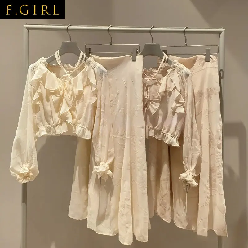 

Женский комплект одежды из 2 предметов, японская рубашка с открытыми плечами и рукавами-лепестками на шнуровке и облегающая длинная юбка с в...