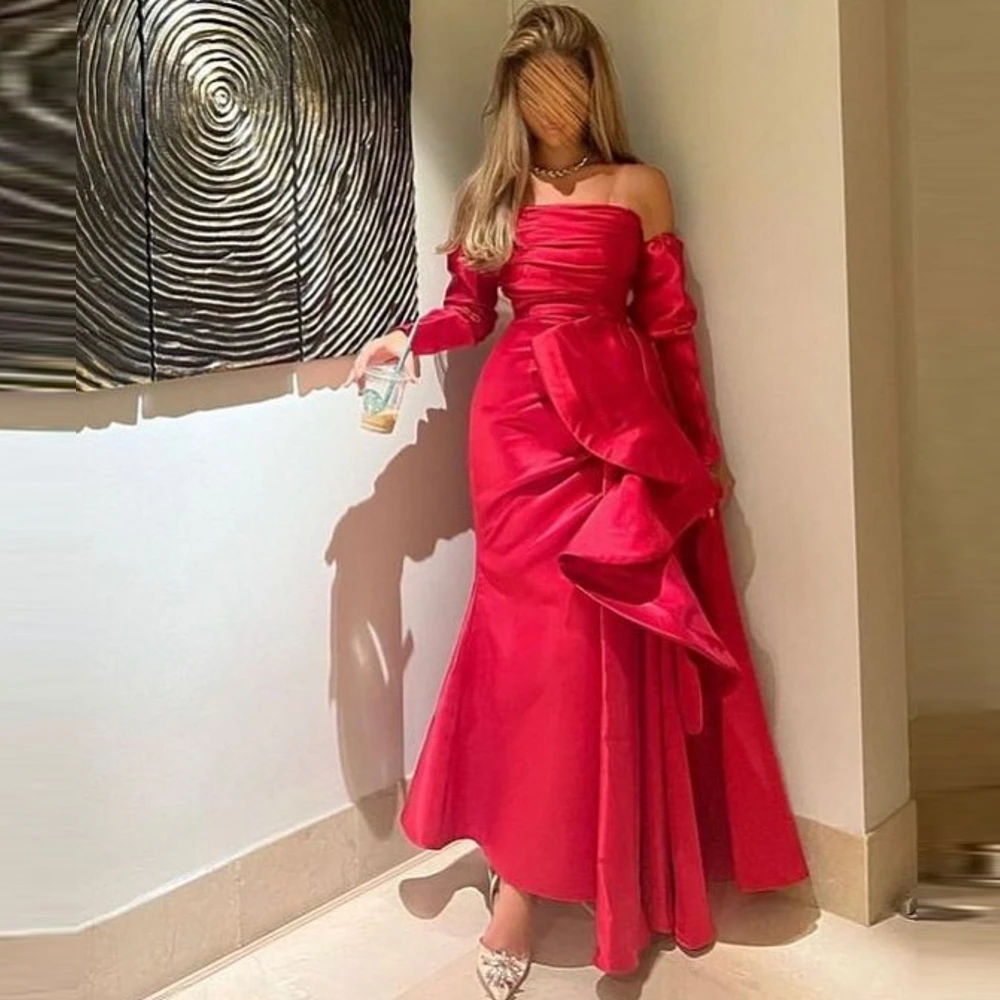 

Женское атласное платье с открытыми плечами, без рукавов