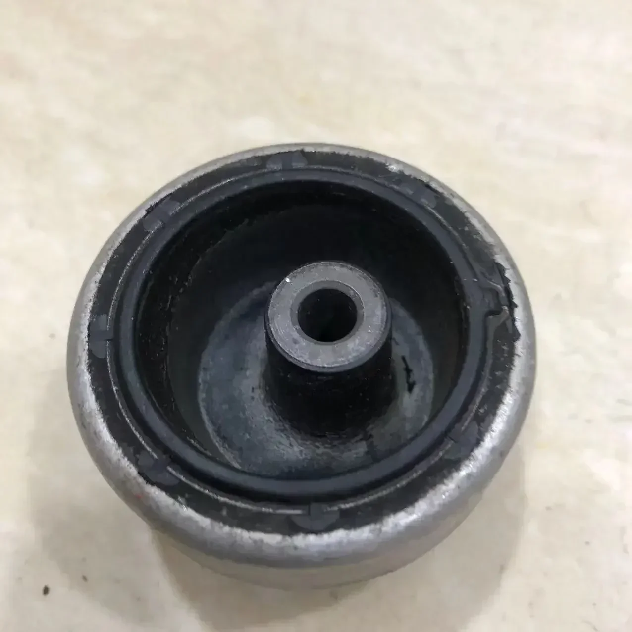 Кронштейн для кондиционера 2021 Tesla Model 3/Model Y резиновая втулка номер детали 1506443-00-Z