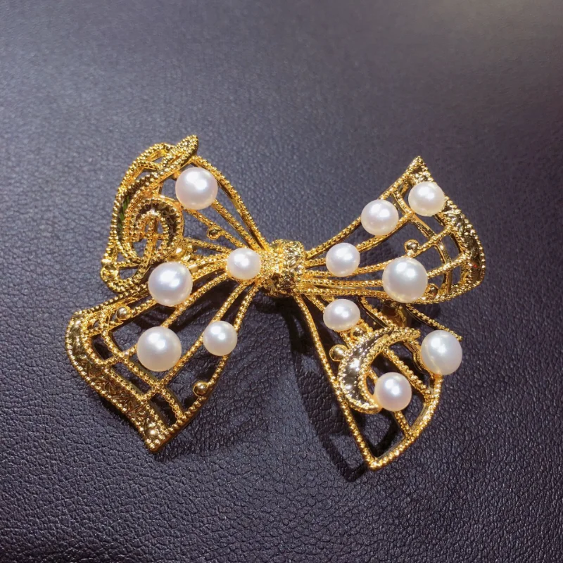 

Natural Freshwater Pearl Corsage Gold Hollowed Out Bow Pearl Brooch Metal Copper Finished Pin Ornament Korean Style Banquet Gift
