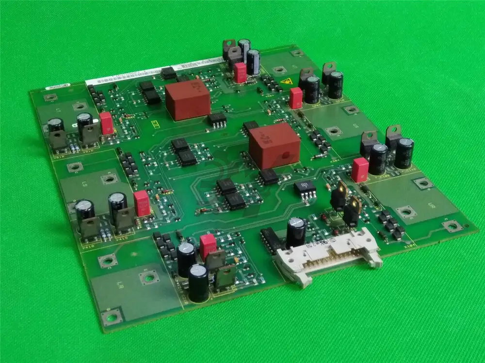 

Инверторная плата Siemens 6SE7031-0EE84-1JC0 6SE7 031-0EE84-1JC0, б/у, 1 шт.