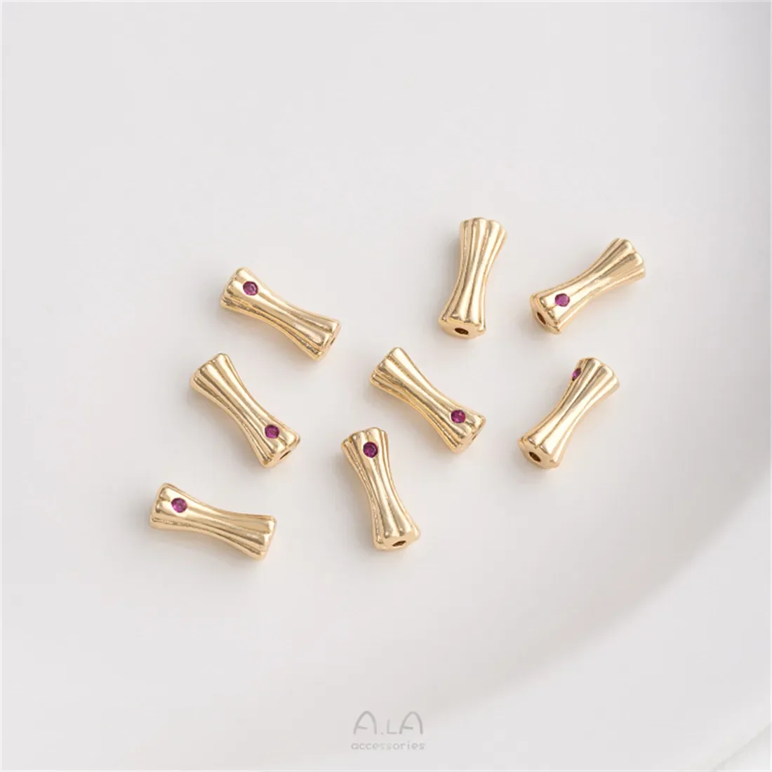 Квадратные бусины с инкрустацией золотом 14 карат красные циркониевые зеленые