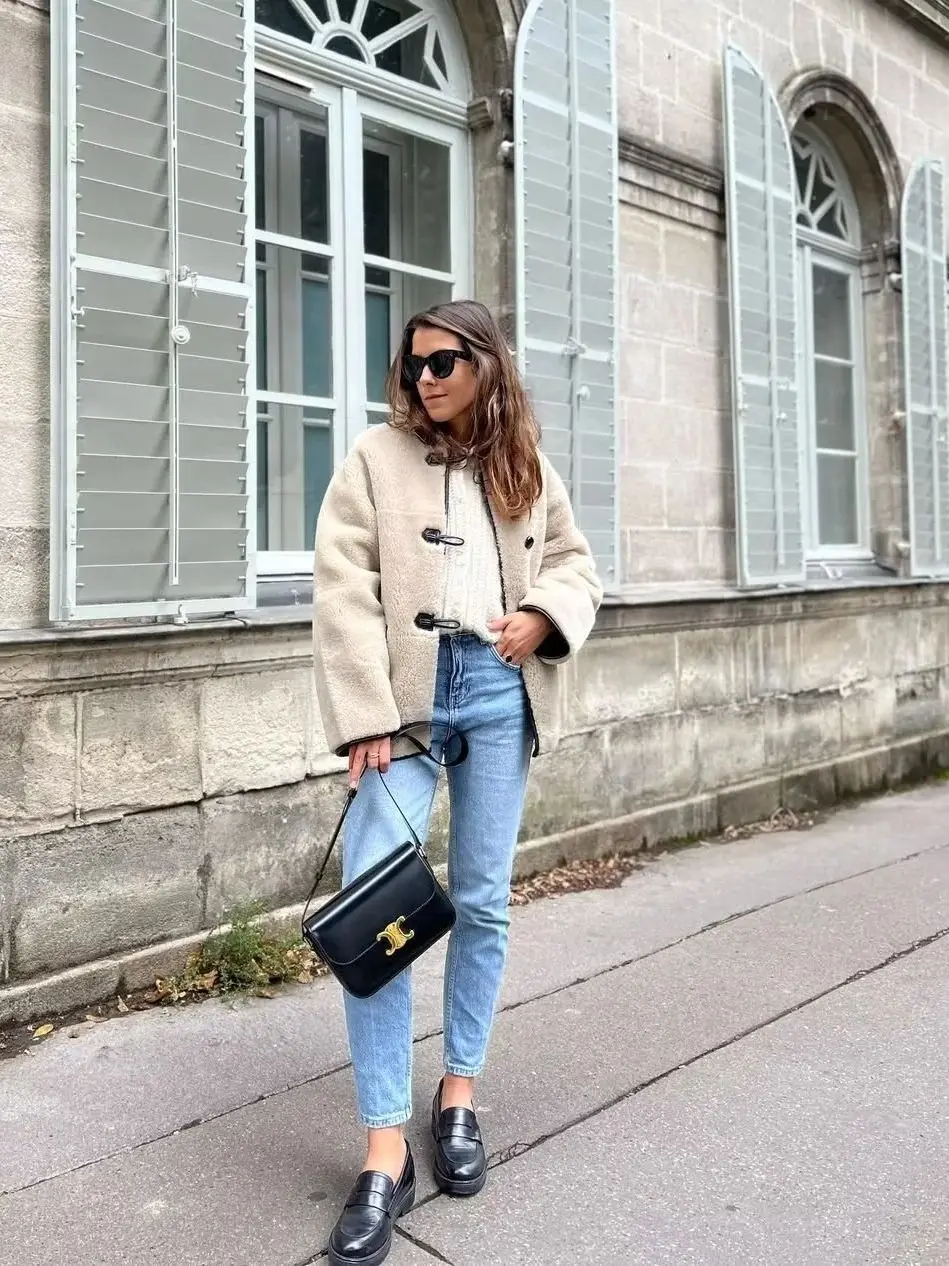 Autumn Women's Beige Round Neck Single-breasted Long Sleeve Chic Design Slightly Loose Jacket Jacket Faux Fur Coat Street Style