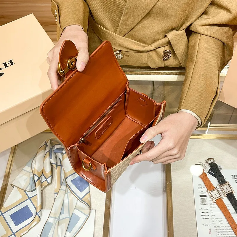 Large Brand Women's Bag Wholesale 2023 New Fashion Versatile Portable Box Makeup Bag Single Shoulder Crossbody Bag