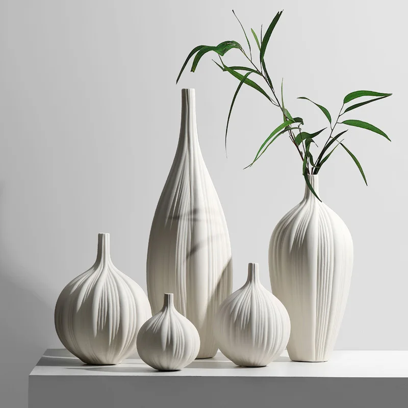 Modern White Ceramic Vases Chinese Style Simple Designed Pottery And Porcelain Vases For Artificial Flowers Decorative Figurines