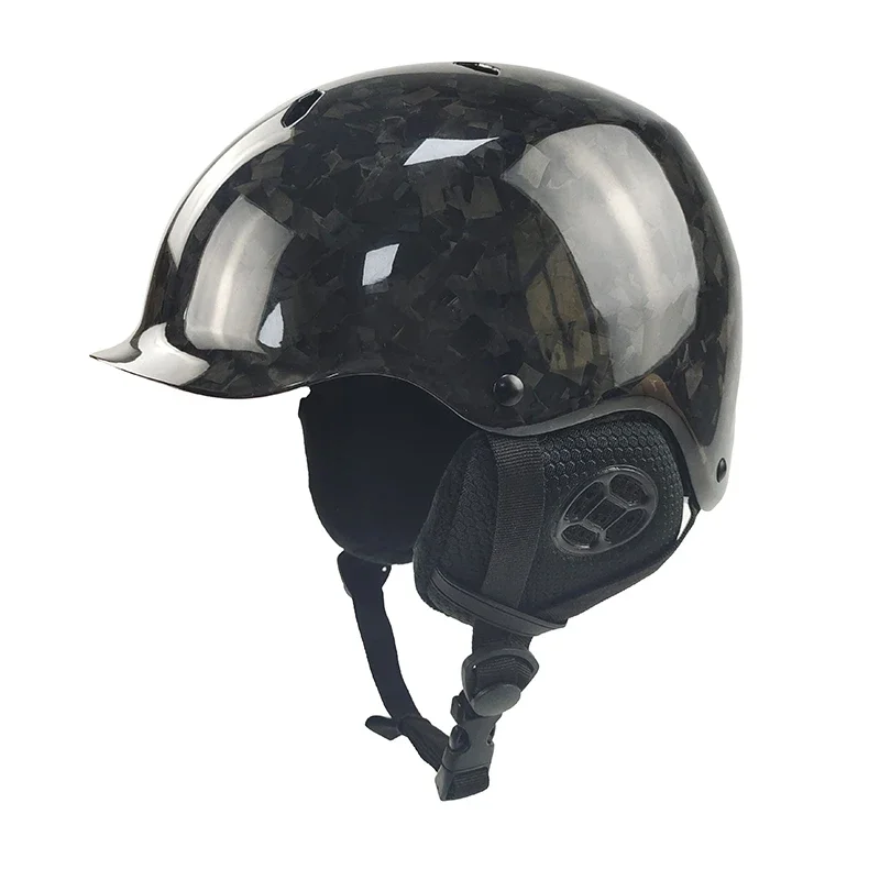 Шлем для лыж и сноуборда из углеродного волокна. Усовершенствованное защитное