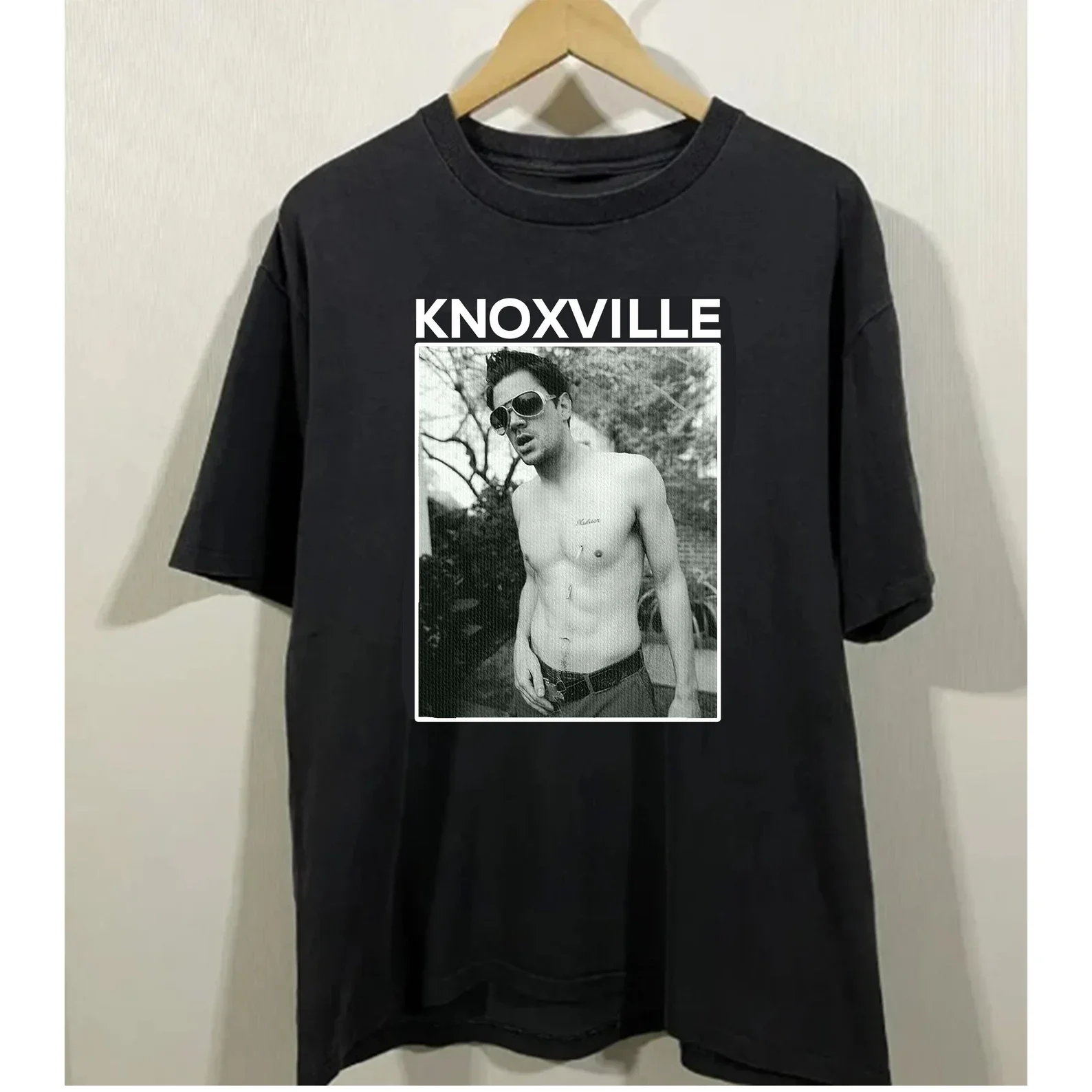 

Vintage Johnny Knoxville Jackass T-shirt 90s Movie TV Show Retro Shirt