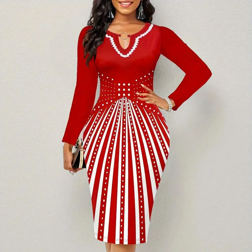 Женское элегантное облегающее платье-футляр с геометрическим принтом и