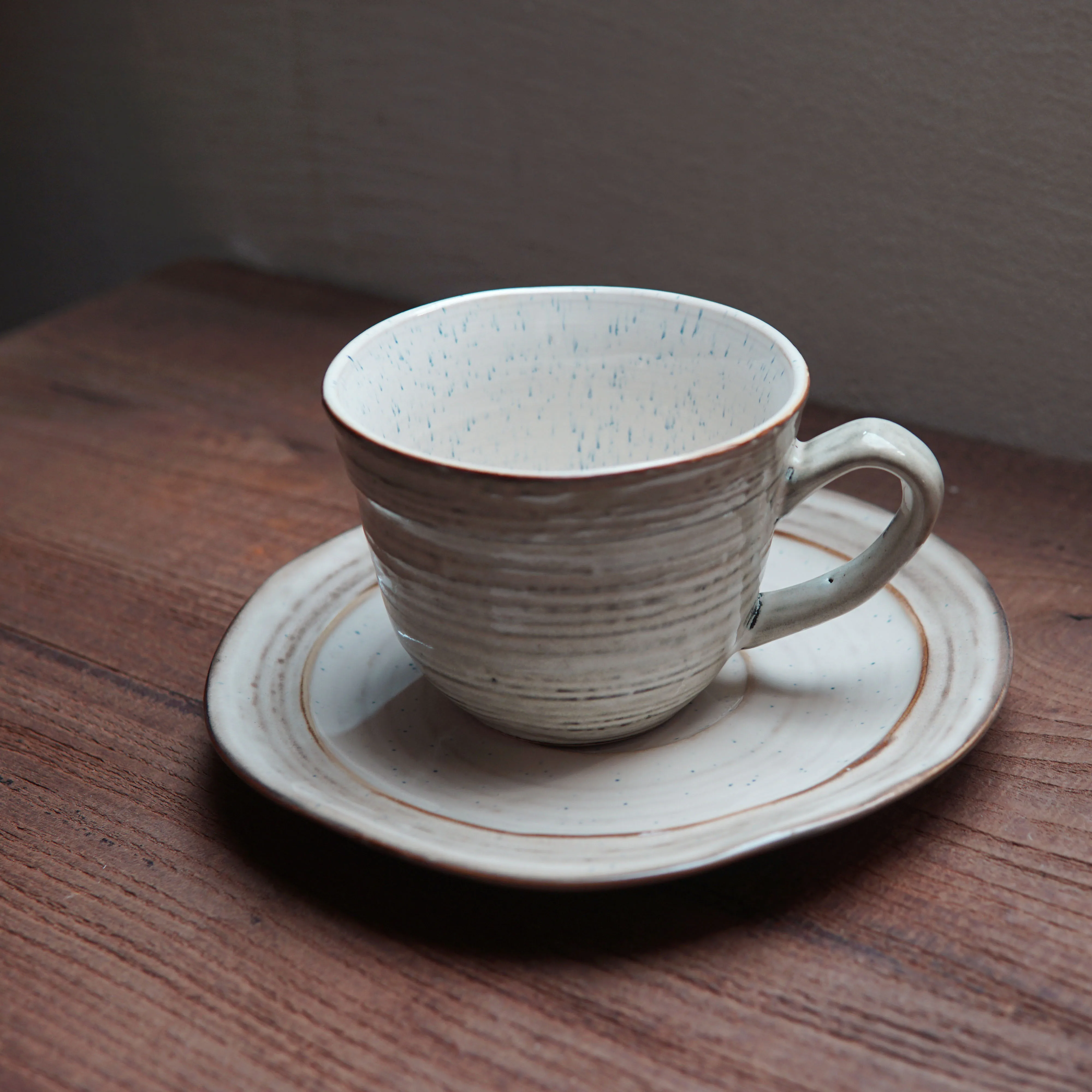 

Japanese Style Coffee Cup Ceramic Striped Handmade Vintage Tea Cup Set White Eco Friendly Tazas De Cafe Dinnerware Set EB5BD