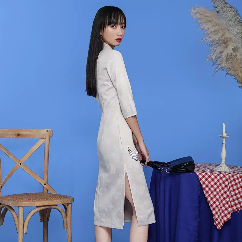 chinńska tradycyjna sukienka Cheongsam rękaw trzy czwarte haft żuraw podział Qipao moda w stylu vintage odzież damska 2024 12012