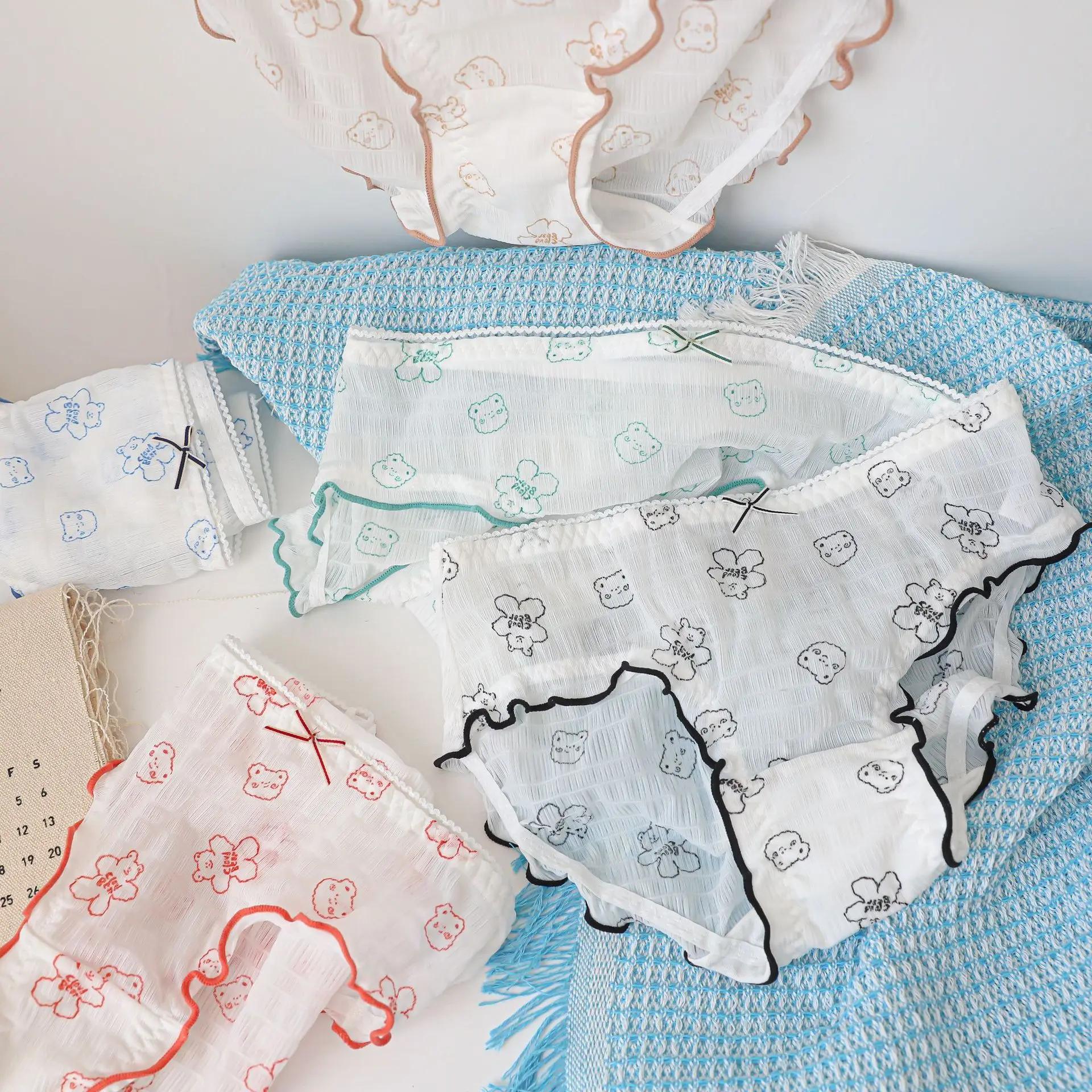 

kawaii bear Seamless Panties women Sweet mesh ice silk Mid-Rise young girl Panties lingerie N8166