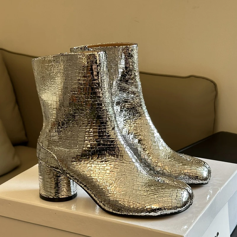 Женские ботильоны из натуральной кожи с разрезом на осень/зиму