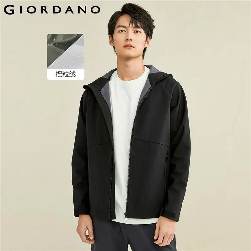 GIORDANO Men Jackets Fleece-Lined Waterproof Windbreakers Solid Color Multi-Pocket Windproof Casual Hooded Jackets 01072679