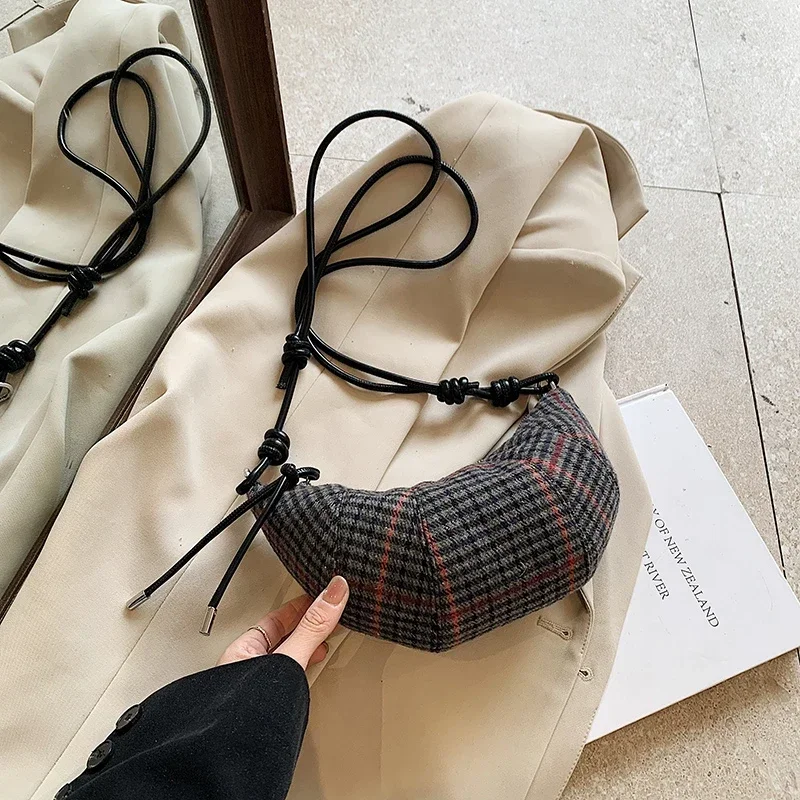 Новая женская сумка через плечо в стиле ретро сумка-круассан этническом для