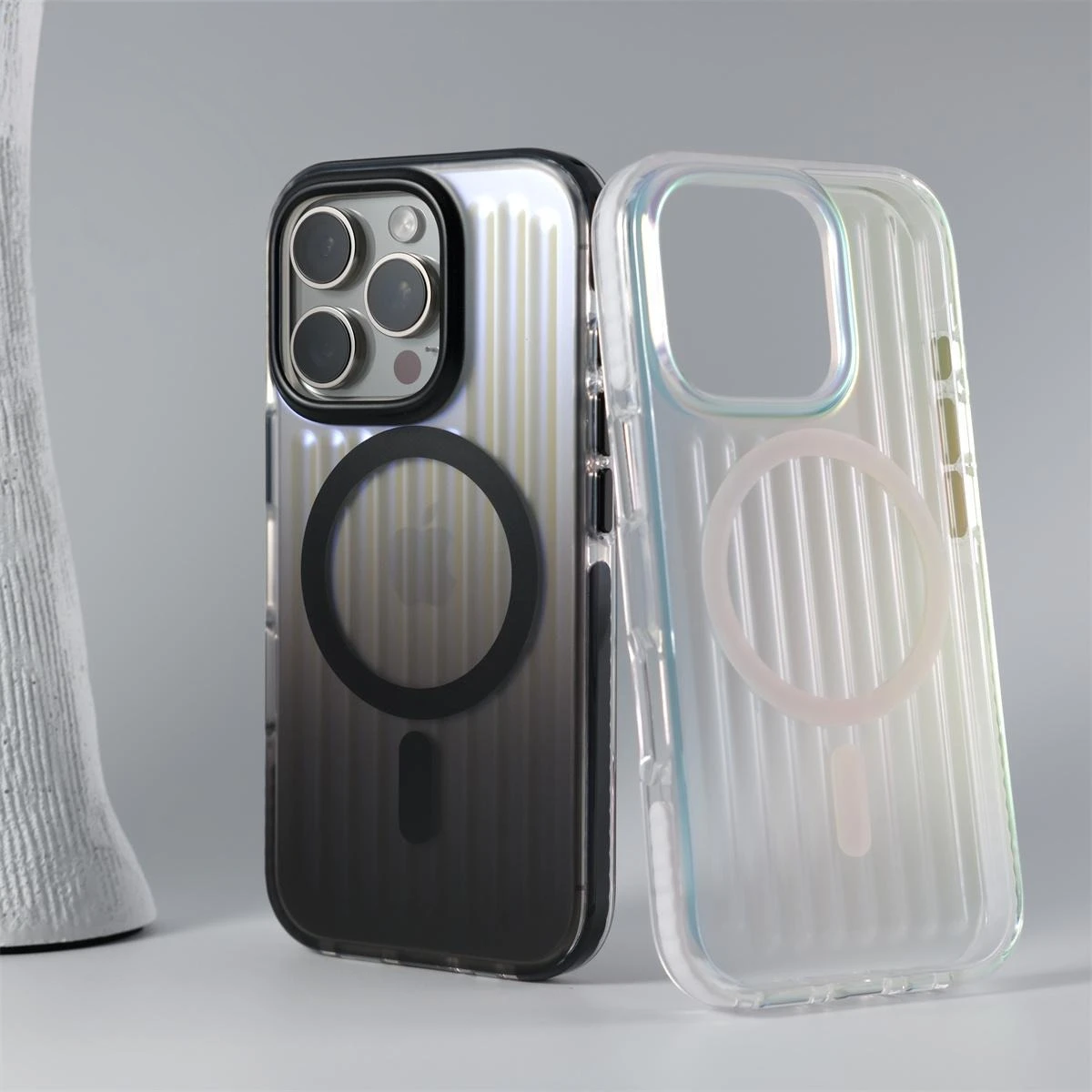 Чехол Magsafe с градиентом и лазерным гофрированным покрытием для iPhone 16 Pro Max