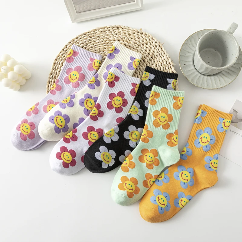 

New Cartoon Sunflower Women Socks Japanese Korean Style Breathable Cotton Harajuku Kawaii Middle Tube Socks for Spring Autumn