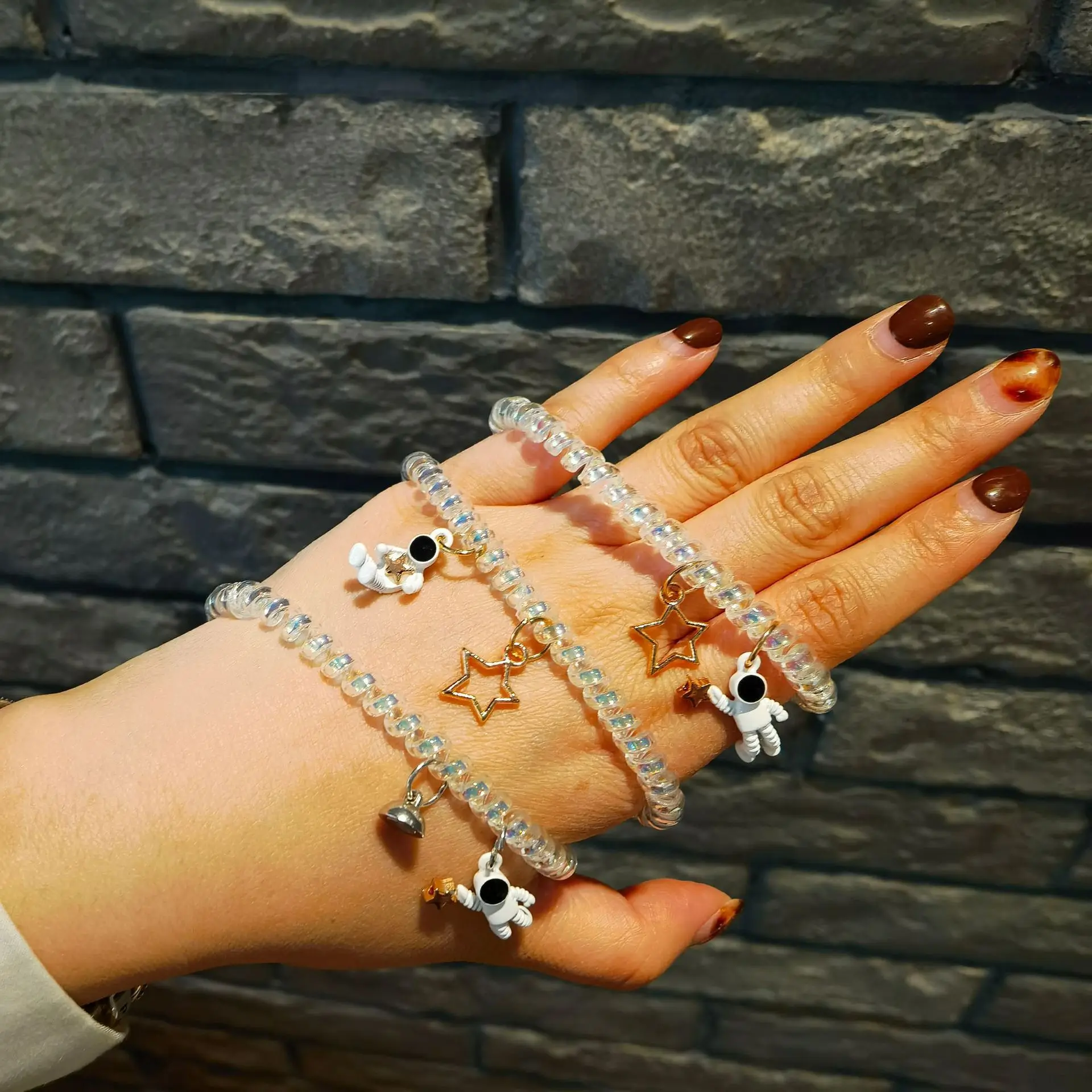 

Модная Корейская версия Регулируемая Резиновая лента астронавт двойного назначения головной браслет женский простой головной убор аксесс...