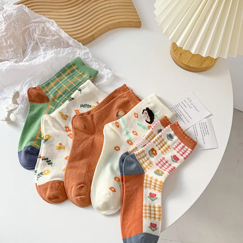 

Autumn and Winter Korean Socks Women's Flower Combination Sweet Tide Socks Women's Mid-tube Socks Cartoon Women's Cotton Socks