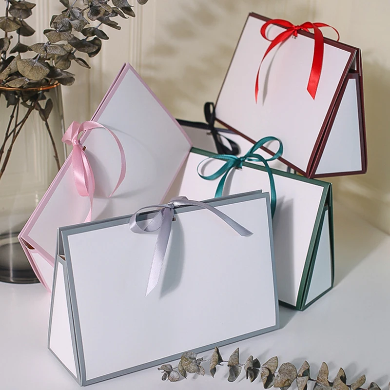 

1PC Ribbon Bow Tie Gift Boxes Bags Candy Box Paperboard Triangle Shape Wedding Favor Gift Boxes for Wedding Decor Party Supplies