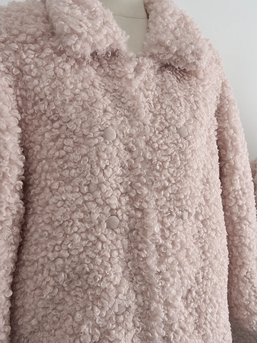 Розовое экологически чистое женское осенне-зимнее меховое пальто из