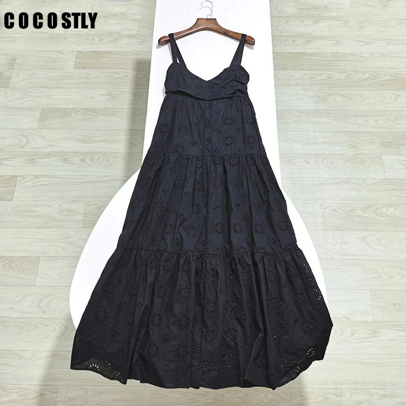 

2022 New Women Fashion With Embroidery Hollow Out A-LINE Halter Dress Summer Pleated Strapless Dresses Casual Vestidos Mujer