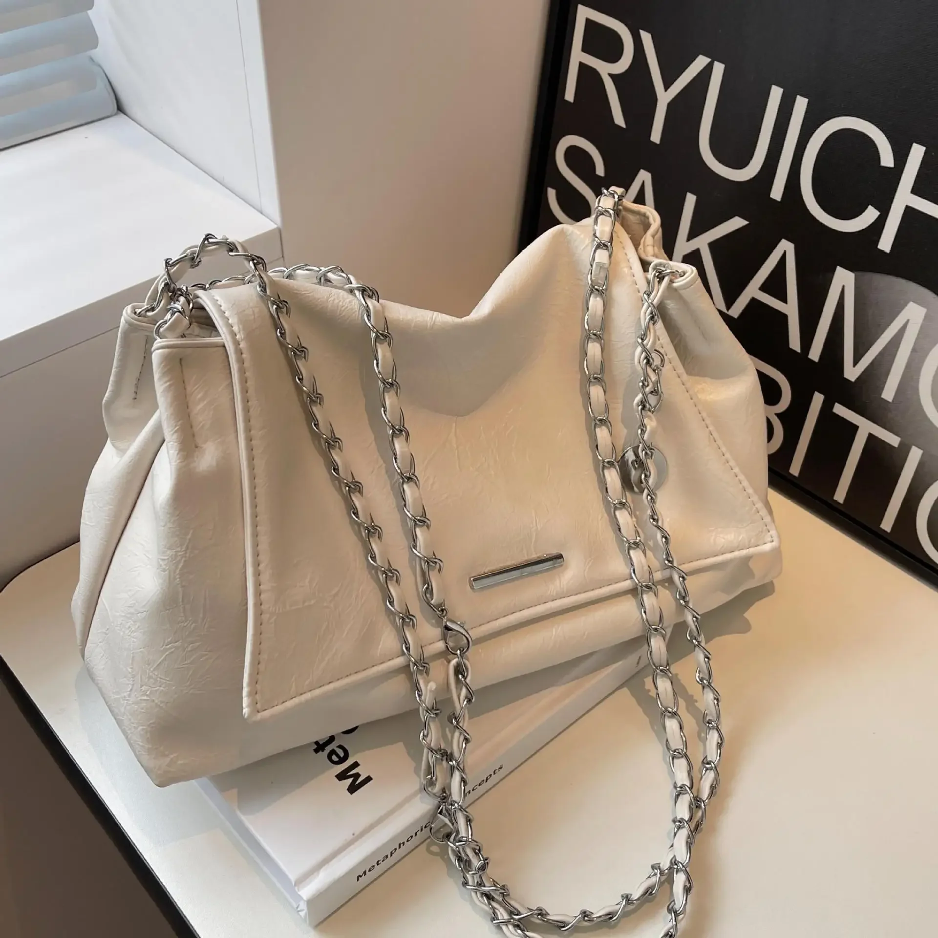 

Large Capacity Bag for Women 2023 New Popular Advanced Sense Commuter Chain One Shoulder Crossbody Bag for Women