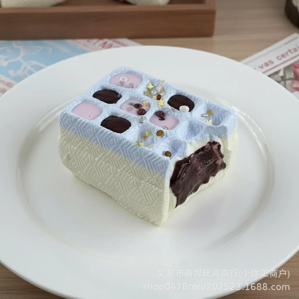 Мягкая силиконовая игрушка-сквиш Kawaii Bite Square Pastry Mochi в форме шоколадного розового квадрата с сетчатым узором, пищевой силикон, для детей (art.: 3920dbe984584) - 3920dbe984584