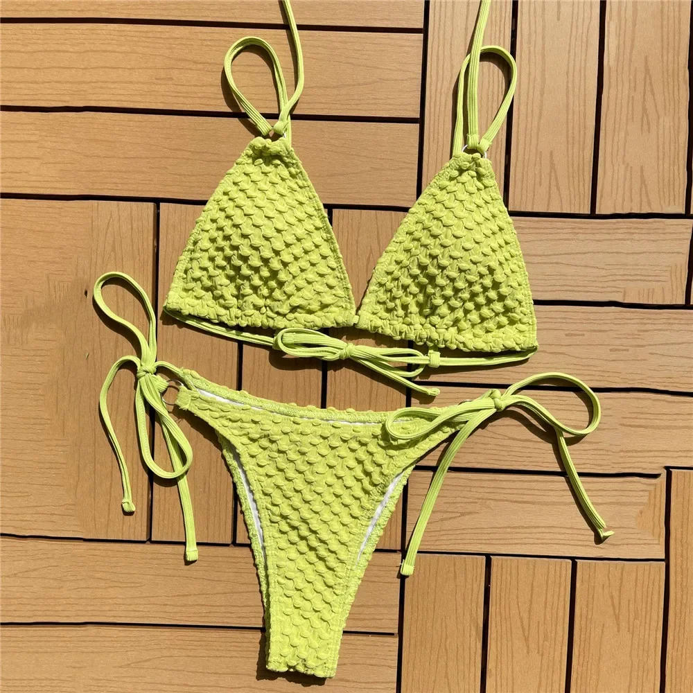 Комплект бикини привлекательный черный треугольный купальник с лямкой на шее 2023