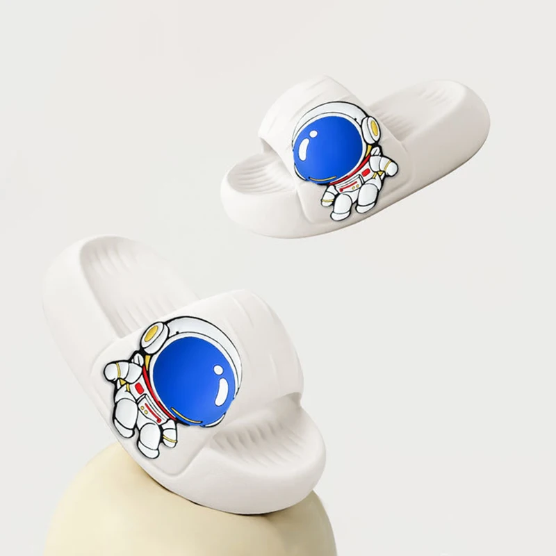BEVERGREEN Thick Sole Cute Astronaut Women Slippers Bathroom Beach Indoor Sandals 2022 Summer New Couple Slides Soft Women Shoes