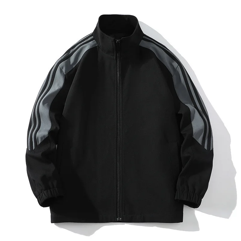 Мужской спортивный костюм