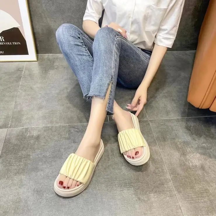 2022 Summer  New Brand Women Slipper Fashion Luxury Chain Flat Heel Ladies Elegant Outdoor Beach Casual Sandal Anti-slip Shoes