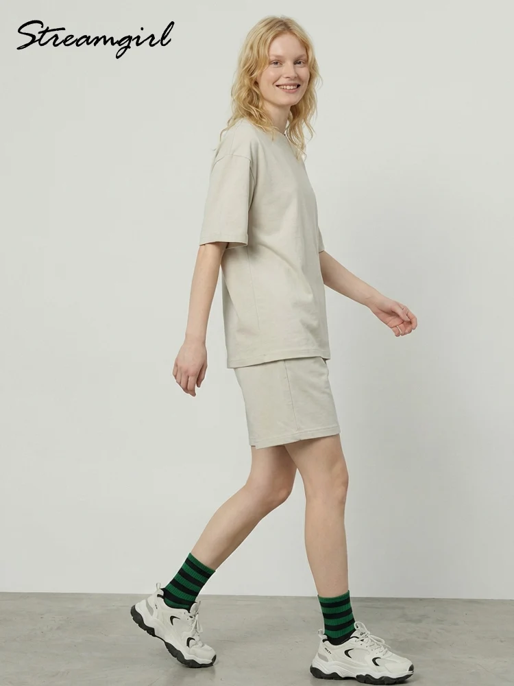 Фото Комплекты шорт и футболок Off-white: летние женские костюмы, шорты и футболки оверсайз из хлопка, комплекты из двух предметов, женские комплекты футболок №2