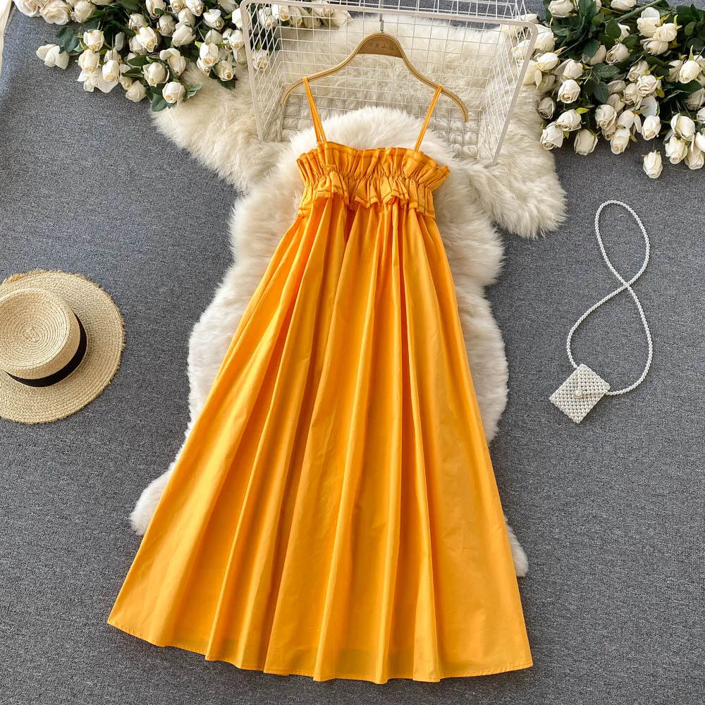 

Mid-length suspender dress A-type loose seaside beach dress White