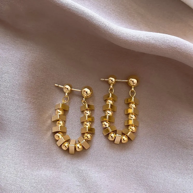 

2023 New French Gold Earrings Before and After Two Wear Metal Wind Chain Hepburn Style Earrings Female Manufacturers Wholesale