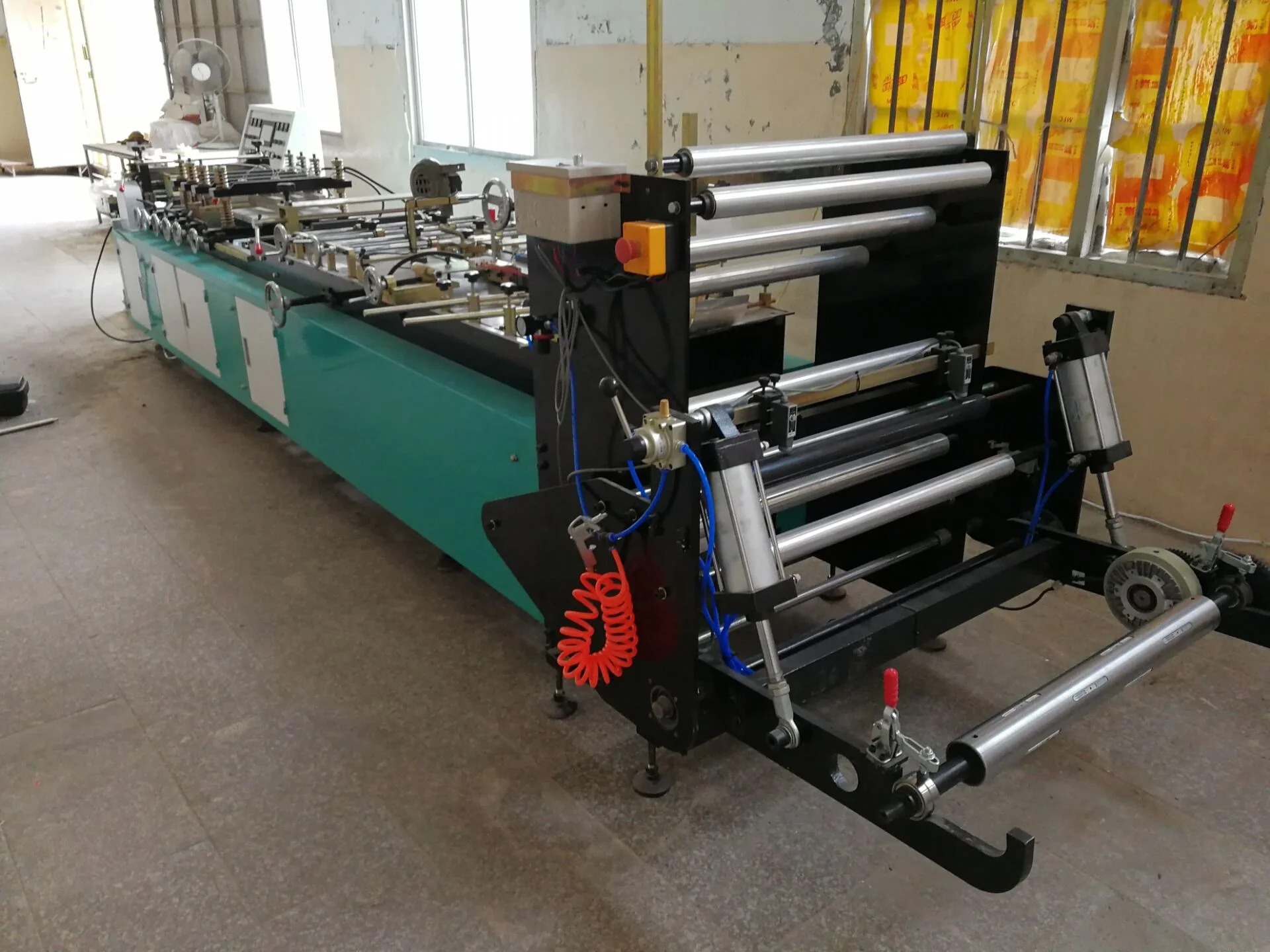 из 1600 пакетов в среднем 80. вероятность того что случайно выбранный. пакет большой большой большой пакет. из 1600 пакетов молока в среднем 80 протекают какова. крафт пакет 39х15х8.