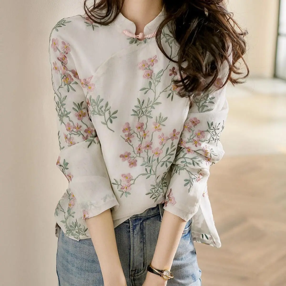 

2022 spring new Chinese style improved cheongsam top peach shirt retro buttoned long-sleeved printed shirt women