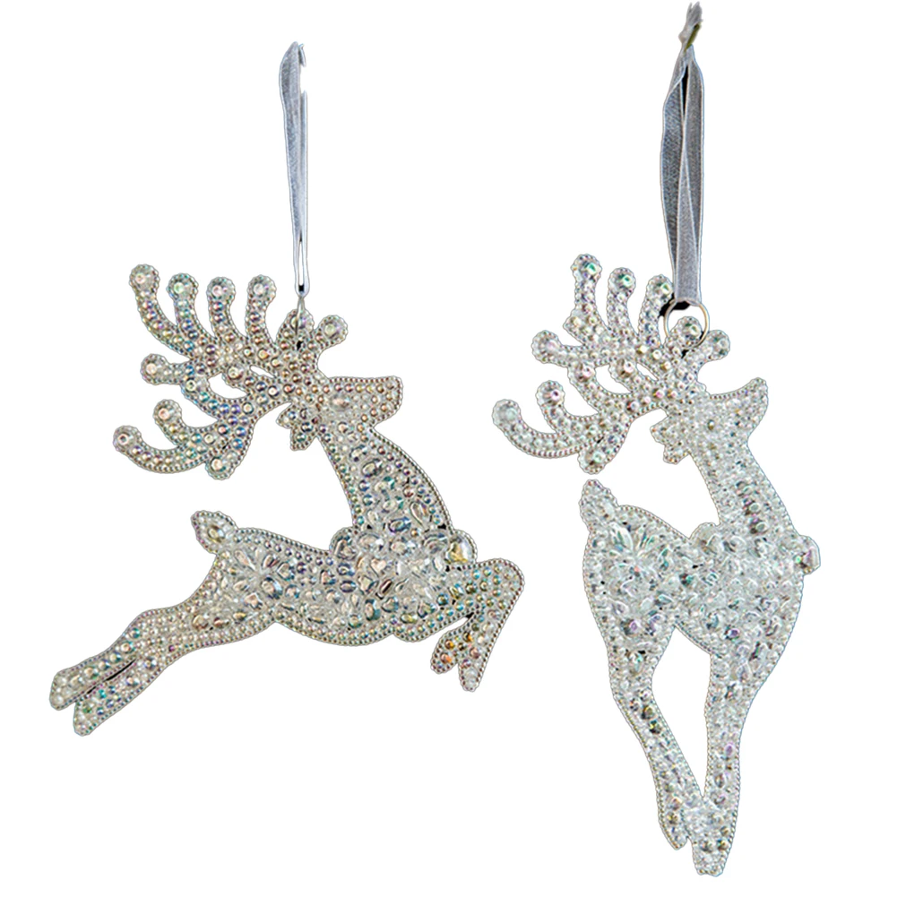 Ослепительные акриловые украшения в виде сосульки добавляют элегантность к