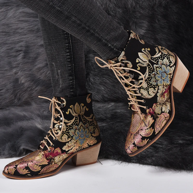 

Women's Ankle Boots Autumn Handmade Embroidered Fashion Pointed Toe Lace Up Plus Size Chunky Heel Martin Boots Botines Mujer