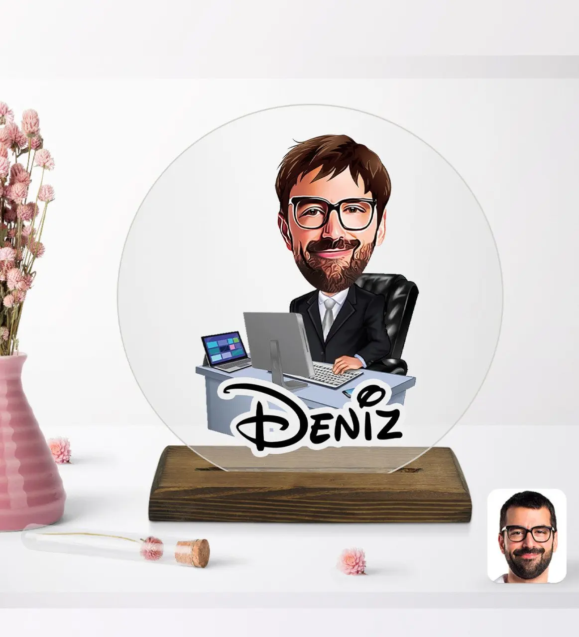 

Personalized men's general manager cartoon wooden stand Biblo-1