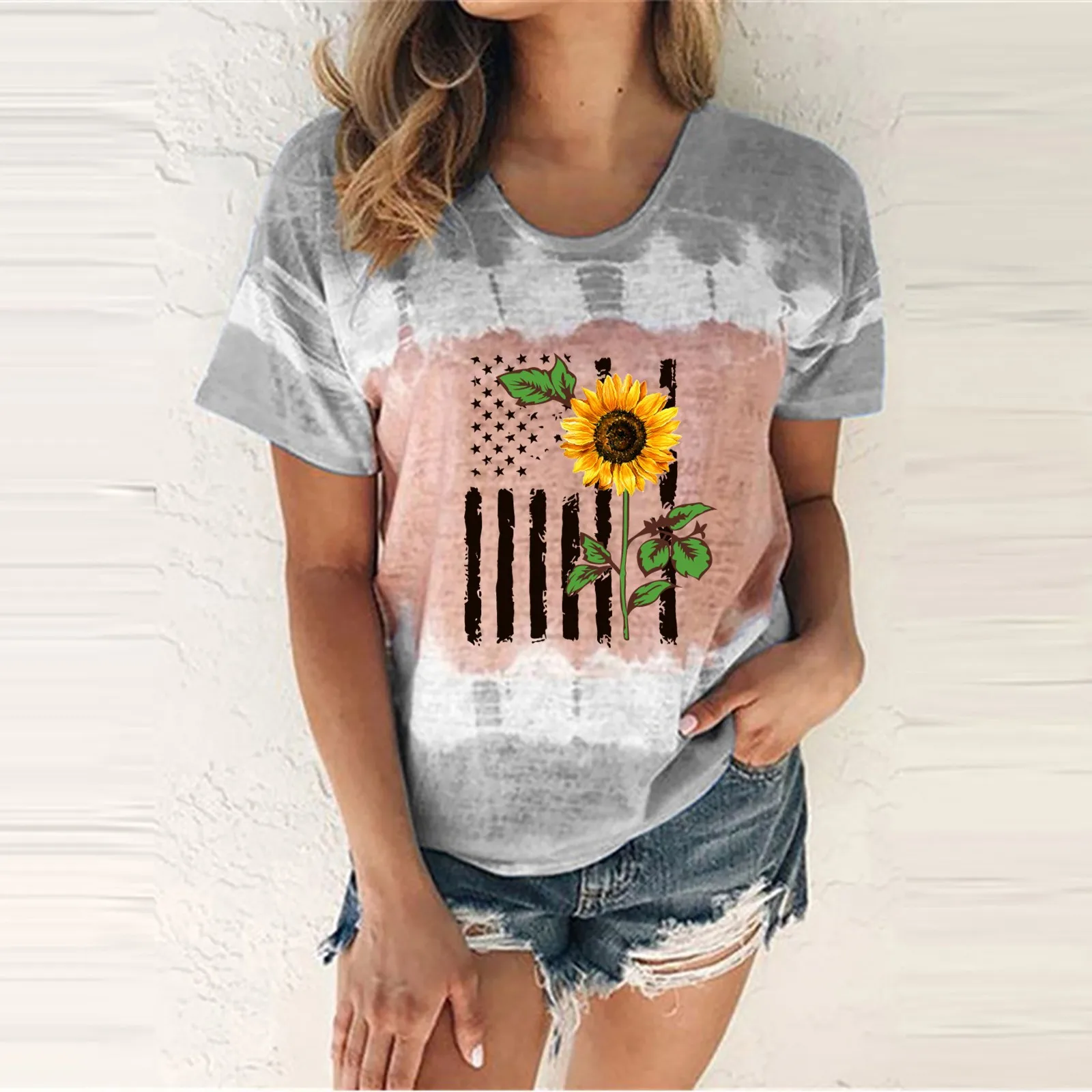 

Женская летняя блузка с коротким рукавом и круглым вырезом