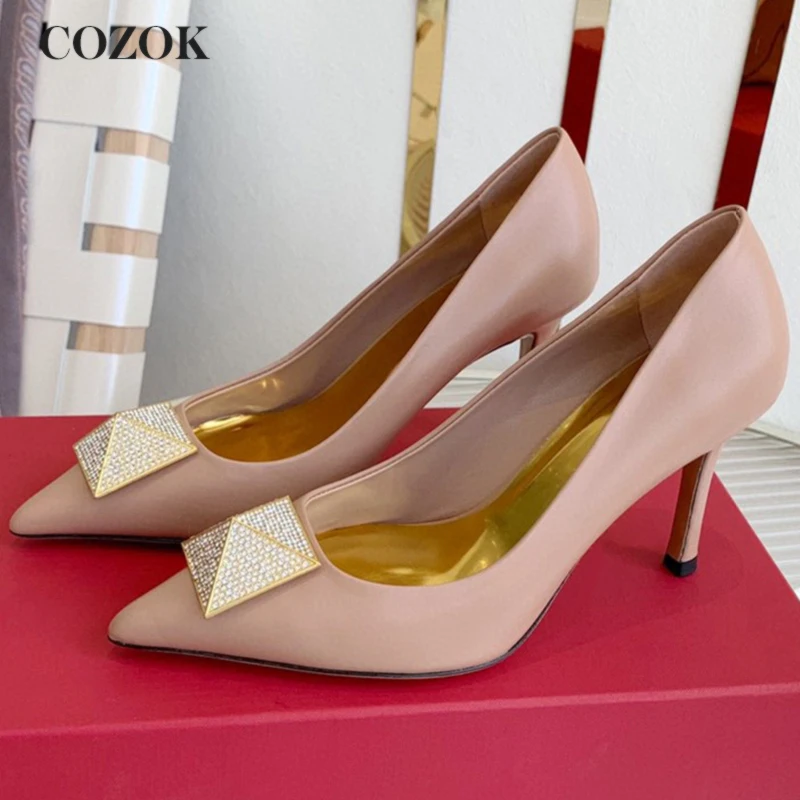 

Early Autumn New Fashion Rhinestones Banquet Women's High Heels Patent Leather Rivet Temperament Pointed Toe Single Shoes