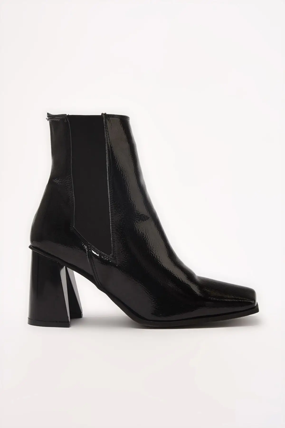 

Trendyol Wheel Patent Leather Women Boots & Bootie TAKAW22BO0089