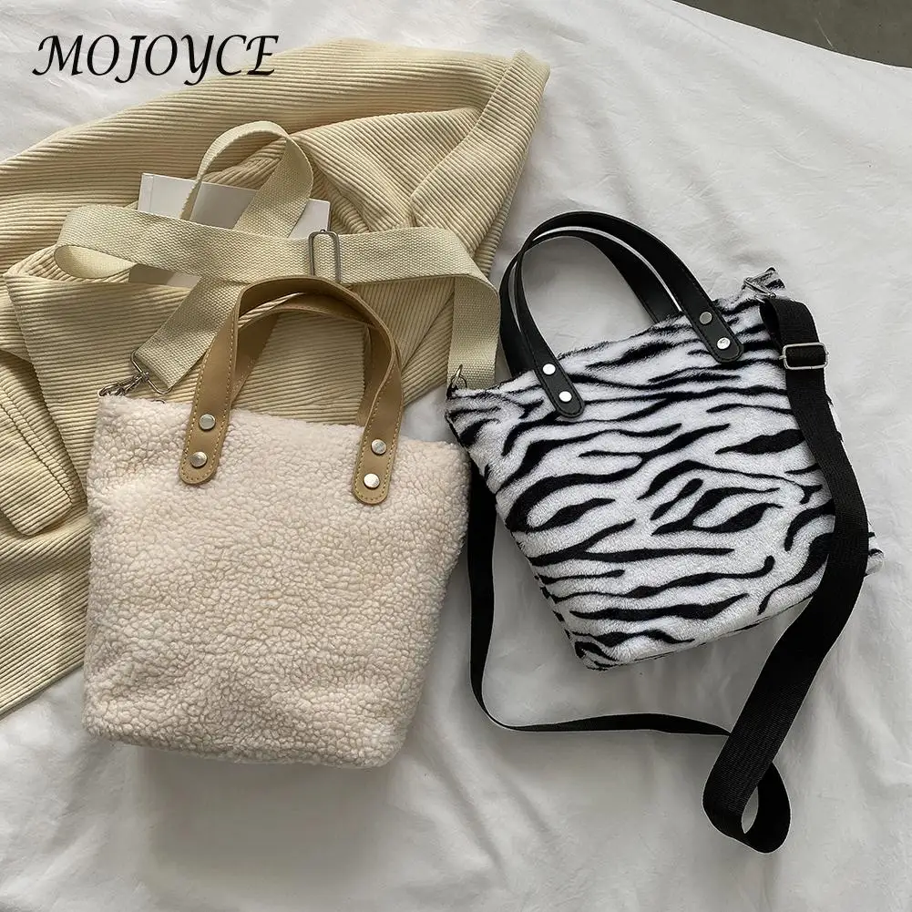 

Women Top-Handle Bags Soft Warm Plush Cow Pattern Handbags Female Travel Fluffy Underarm Bags Vintage Shopping Handbag