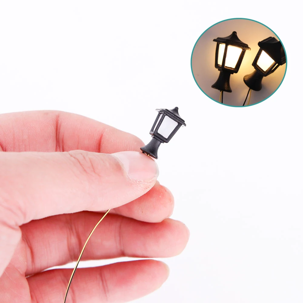 

Miniature Light Model Lamp 3V ABS Illuminated Warmwhite Light Architecture Building Layout Railway Train Landscape for Diorama
