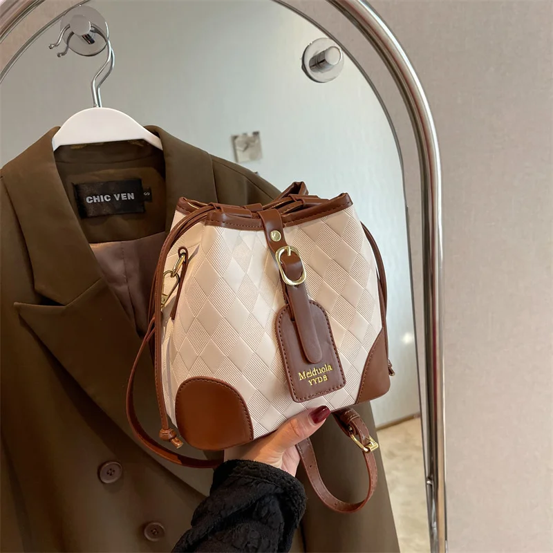 

2022 type bucket bag PU trend simple women's shoulder bag messenger bag ins
