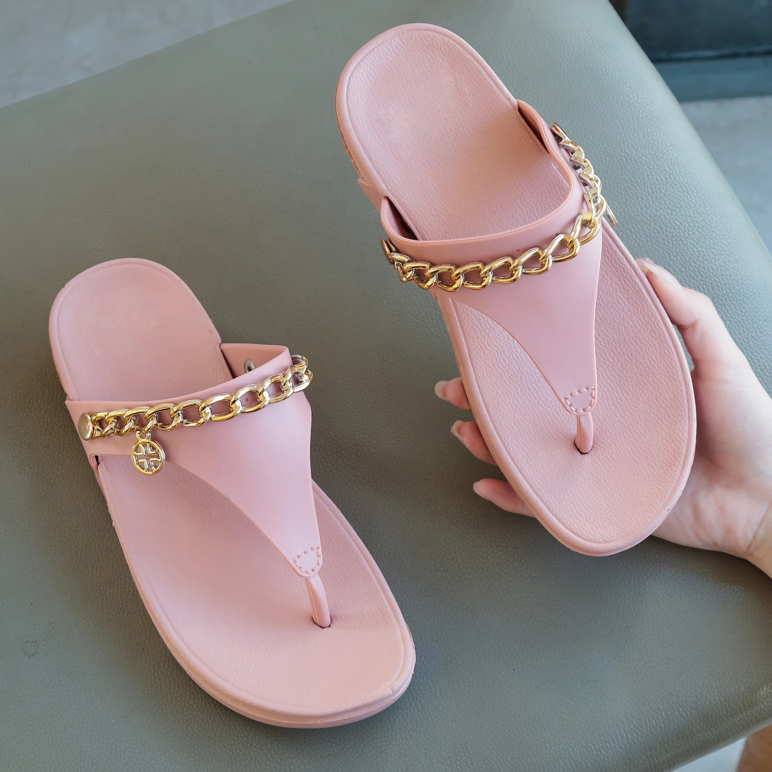 New Chain Flip Flops Womens Shoes Summer Slippers Non Slip Home Bathroom Outdoor Soft Bottom Flip Flops for Women