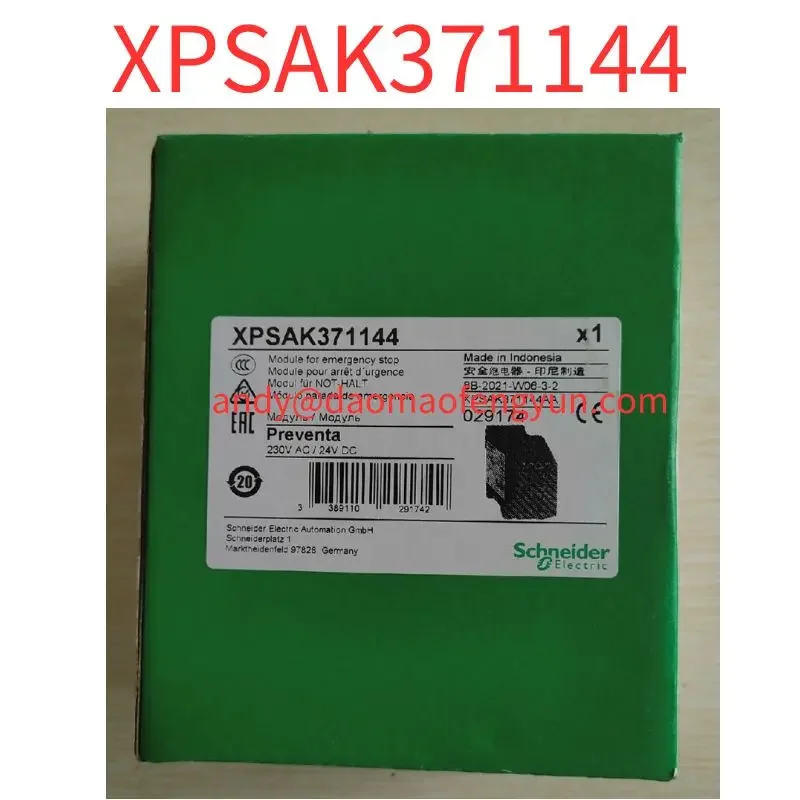 Совершенно новое реле безопасности XPSAK 371144