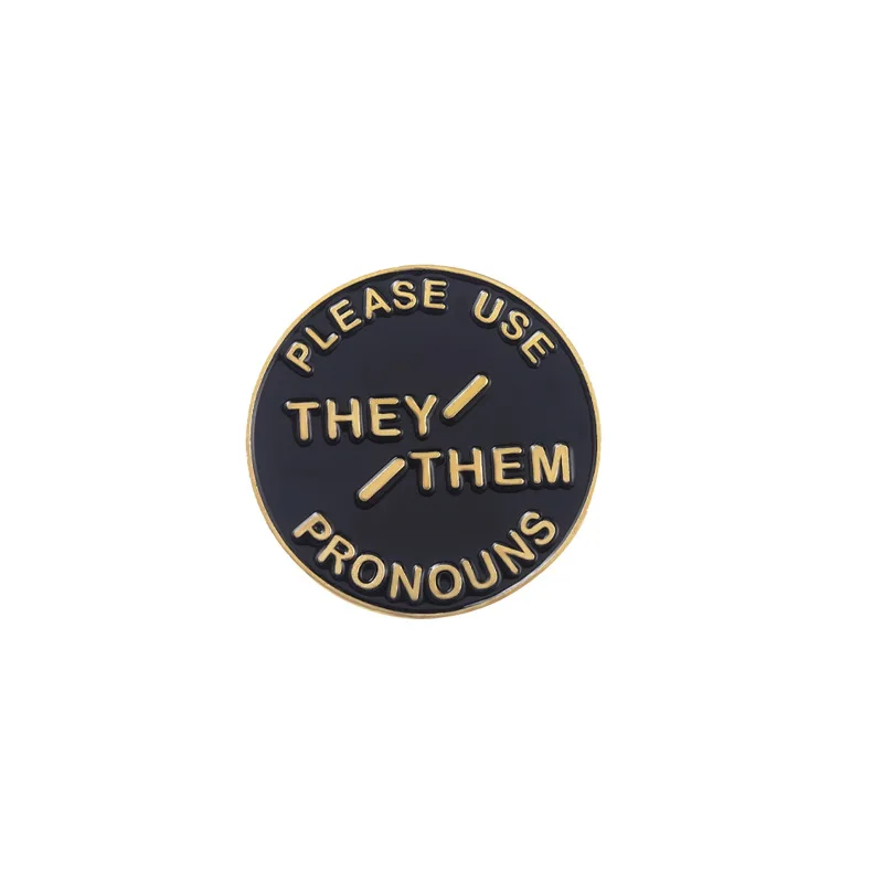 

Creative silver warped tail cat brooch cute glitter animal badge